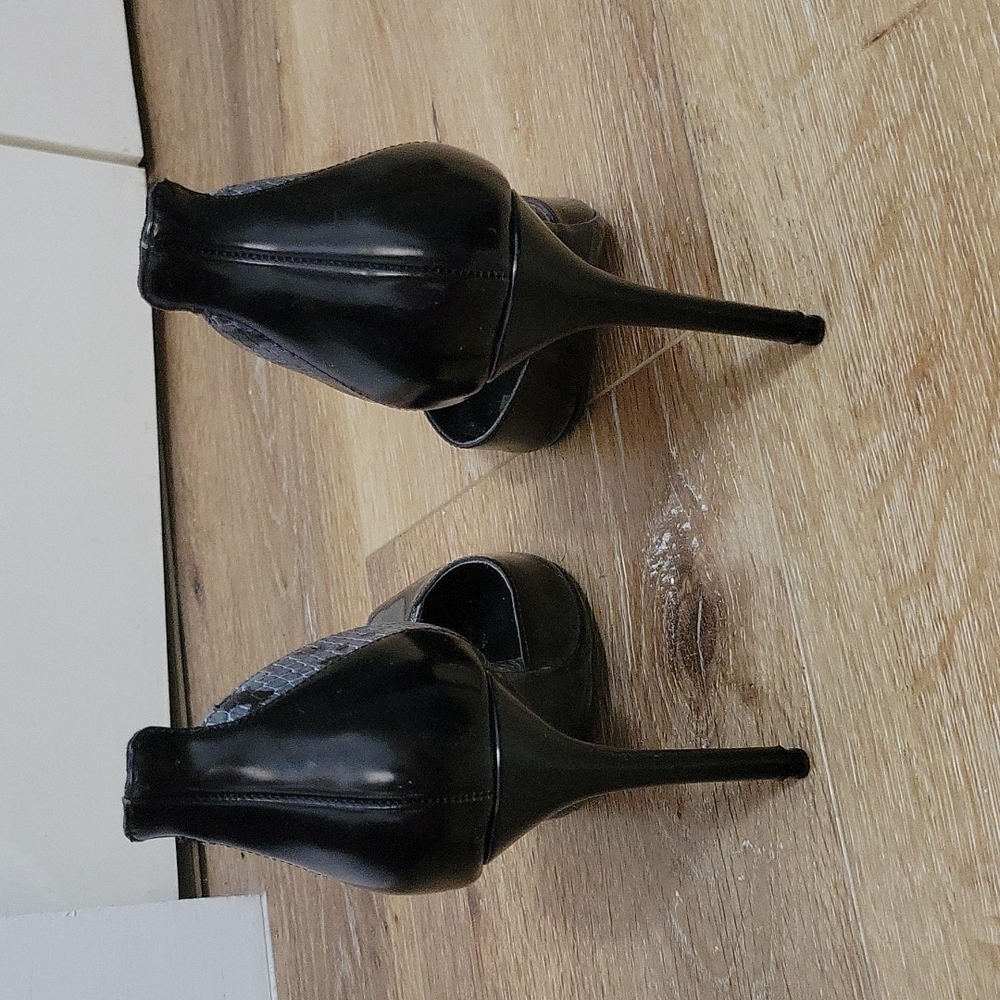 Shoes - Picture 3 of 3